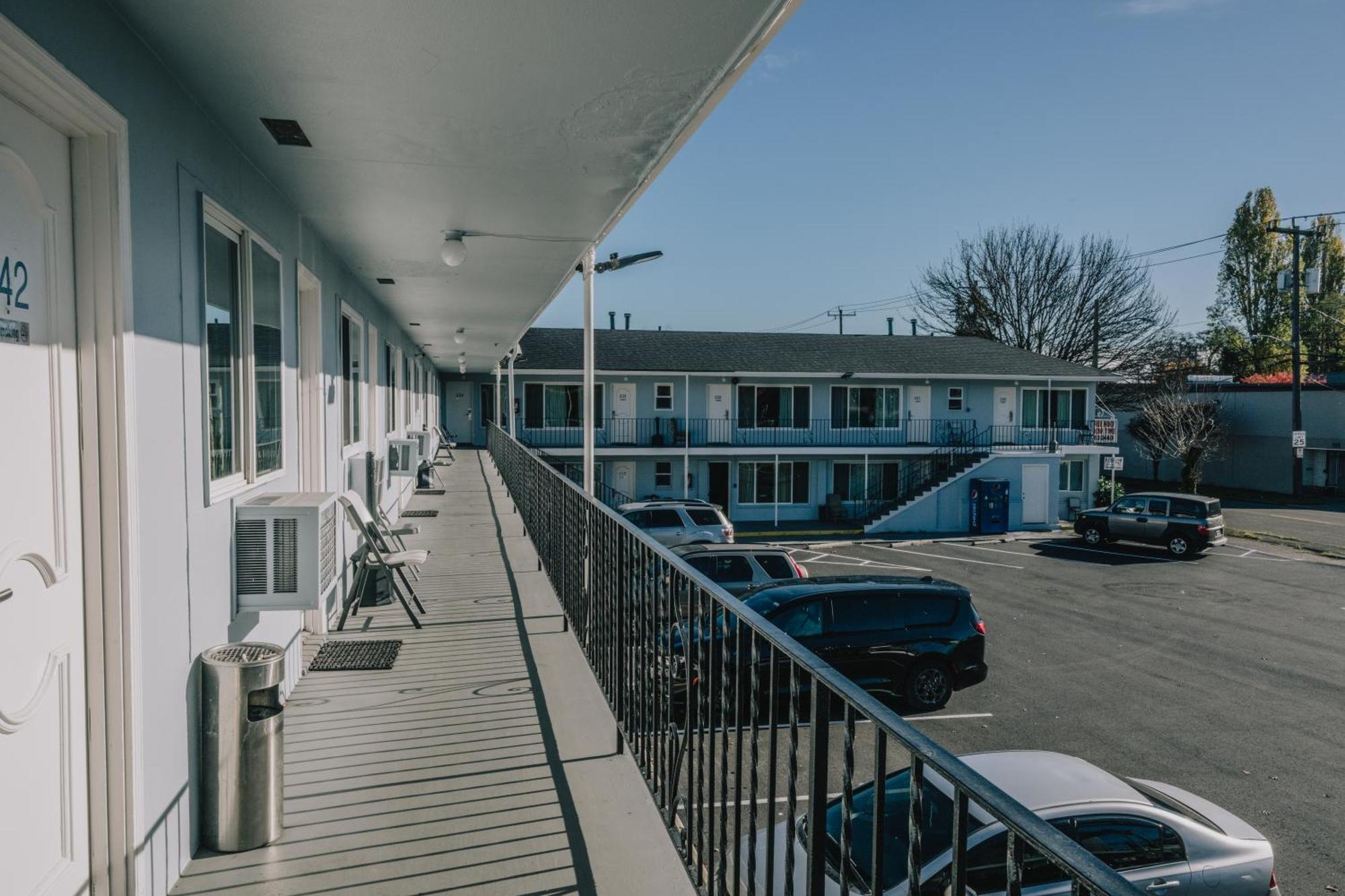 La Hacienda Motel Seattle Exterior foto